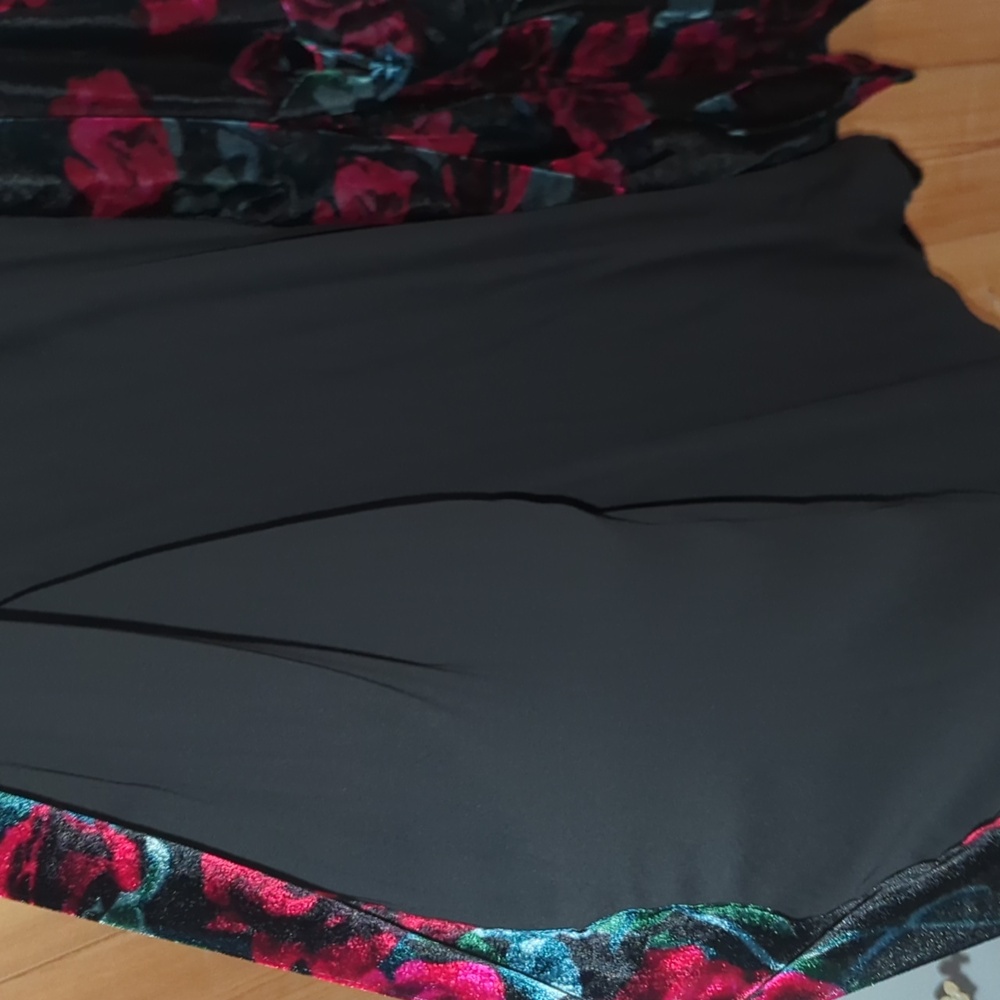 Torrid Women’s Floral Velvet Lined Long Coat - Picture 7 of 12